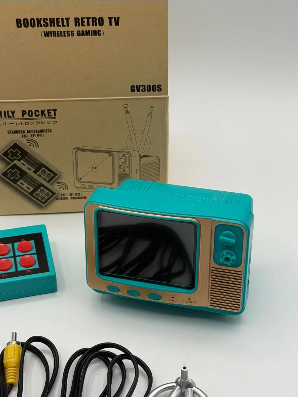 Family Pocket Bookshelt Retro TV Wireless Gaming GV300S